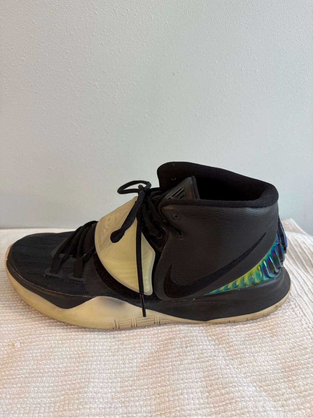 Nike Kyrie By You Custom Basketball Shoes - Picture 7 of 9